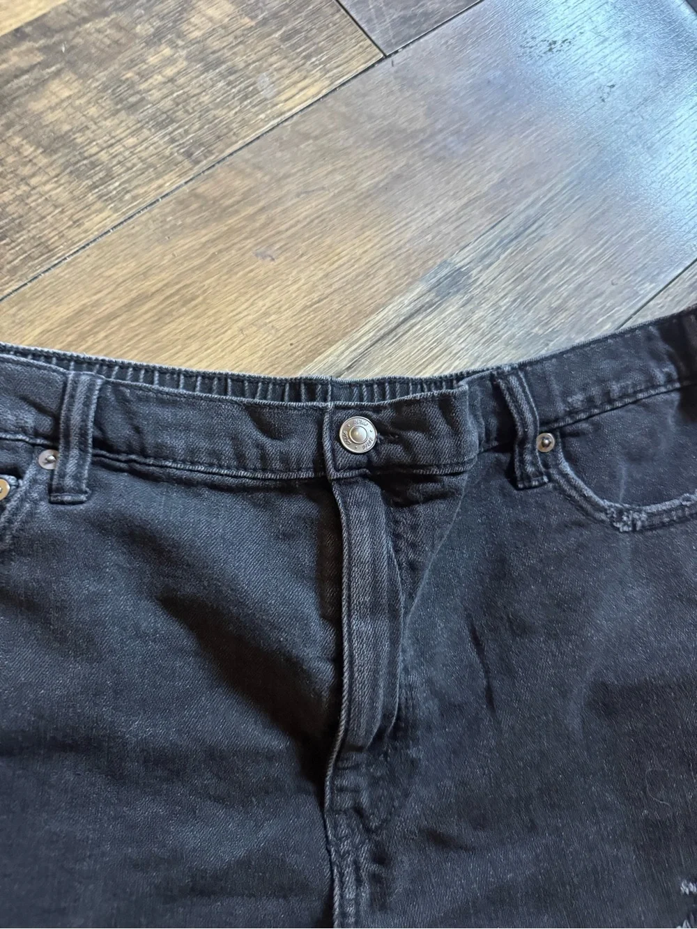 aerie Black Distressed Cutoff Denim Shorts - Picture 4 of 8